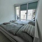 Sunday Rose Apartment *