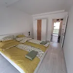 Sunday Rose Apartment