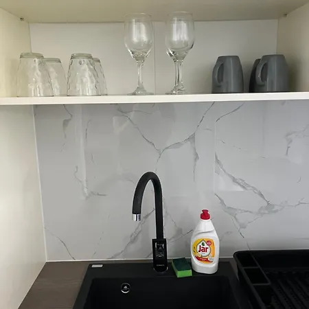 Sunday Rose Apartment Zamardi
