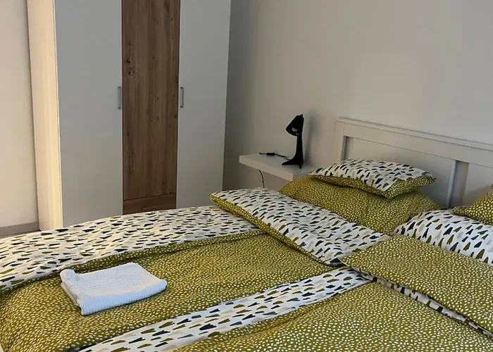 Sunday Rose זמראדי