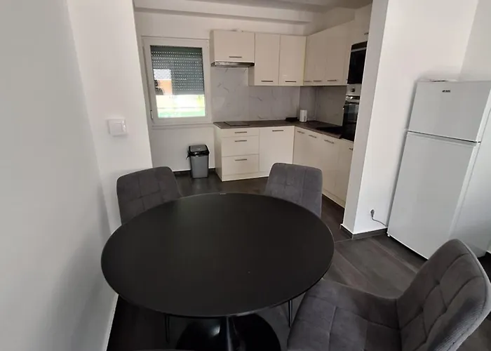 Sunday Rose 公寓 *